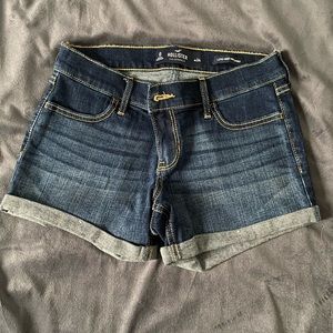 Low-rise midi Hollister shorts